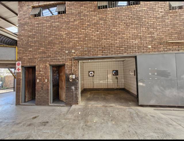 790M² FACTORY TO LET IN JET PARK